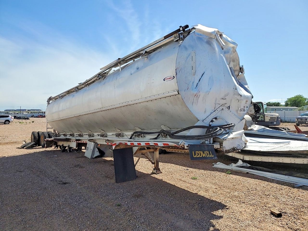 Vue de 1986 LEDWELL FEED DELIVERY TRAILER, angle 1