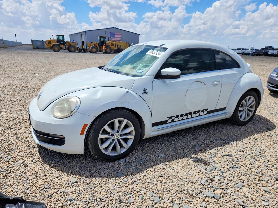 Вид 2014 VOLKSWAGEN BEETLE, угол 1