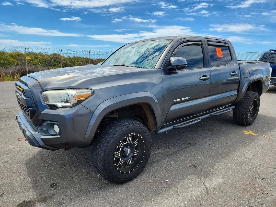 Vista de 2016 TOYOTA TACOMA SR5 V6, ángulo 1