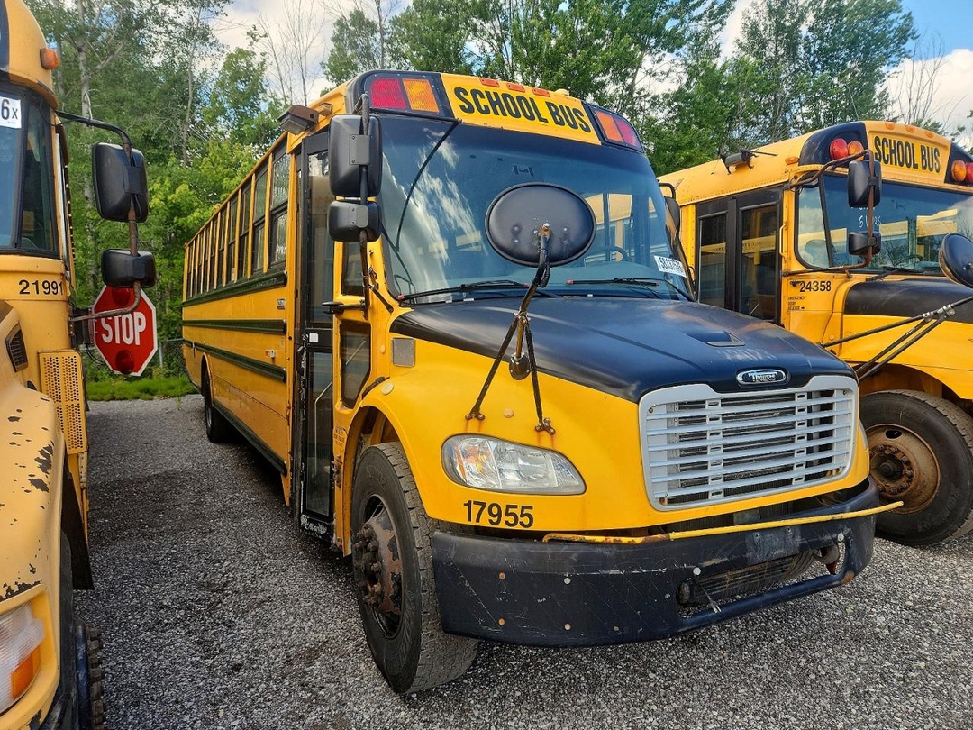 Вид 2010 THOMAS SAF-T-LINER C2 - SCHOOL BUS, угол 1