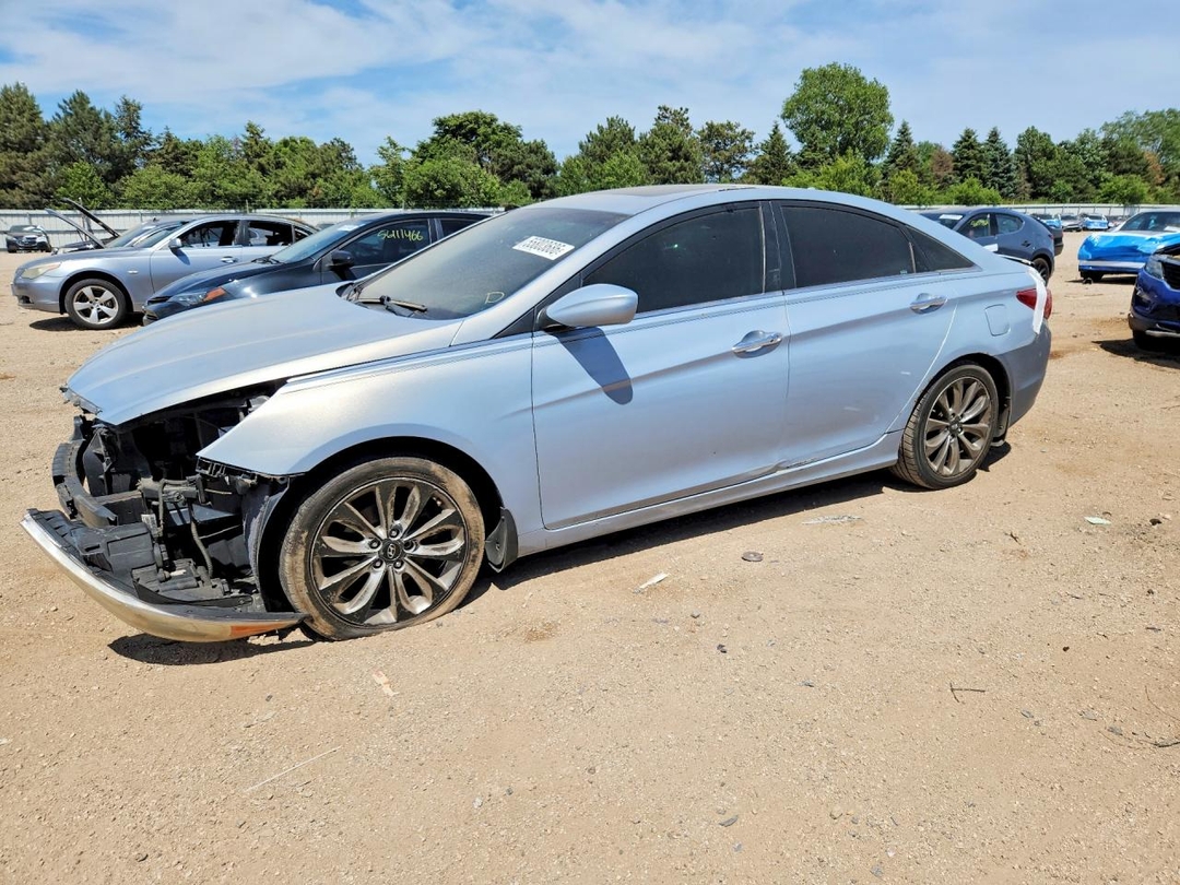 Vue de 2011 HYUNDAI SONATA SE, angle 1