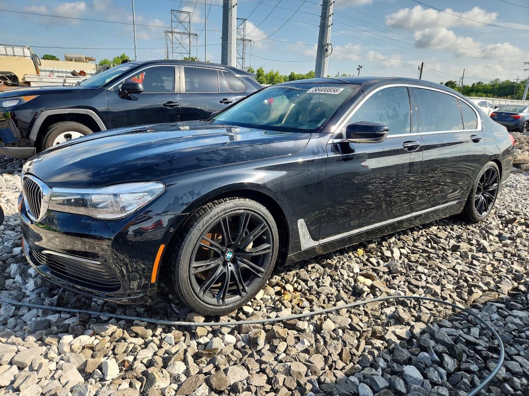 Вид 2019 BMW 740 I, угол 1