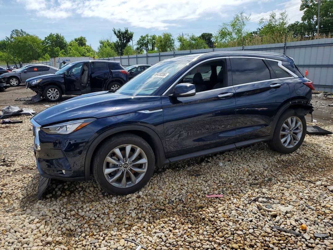 Вид 2022 INFINITI QX50 LUXE, угол 1