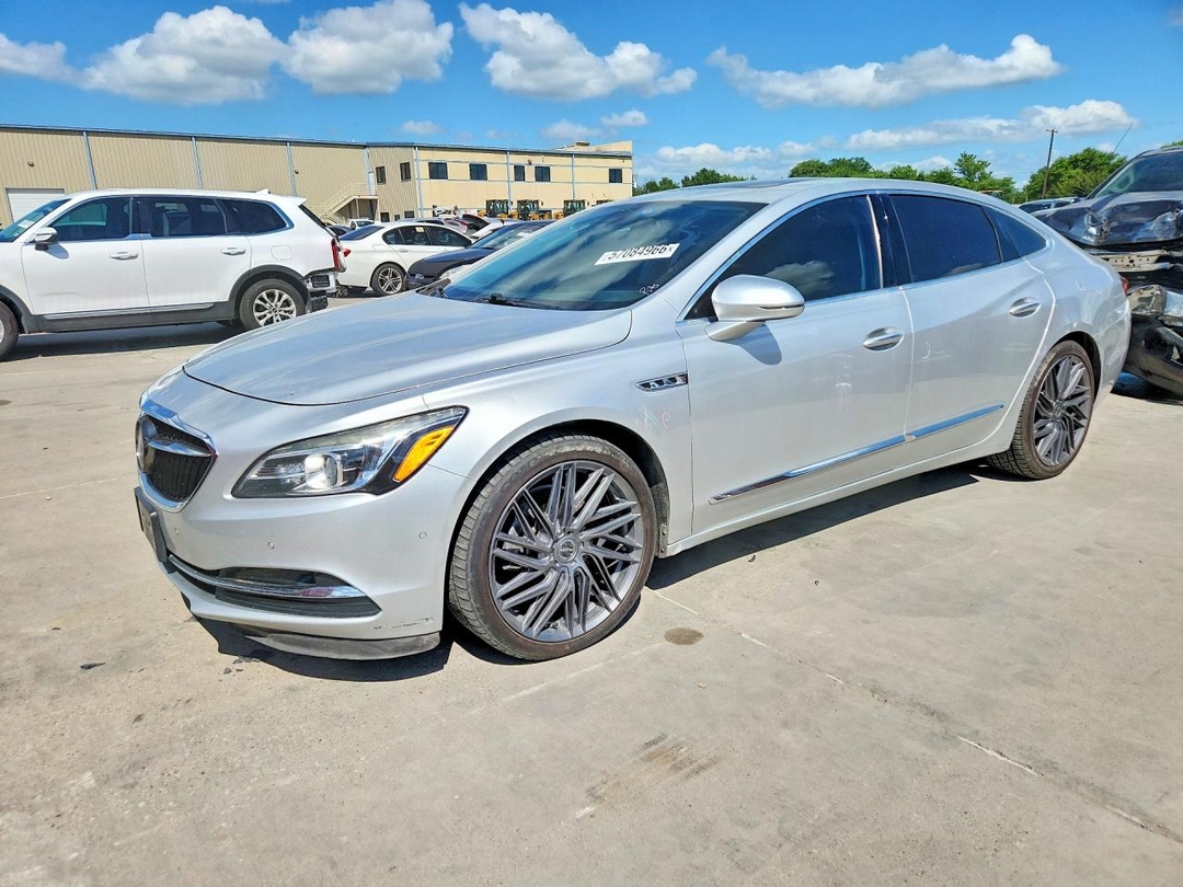 Vue de 2017 BUICK LACROSSE 4D, angle 1