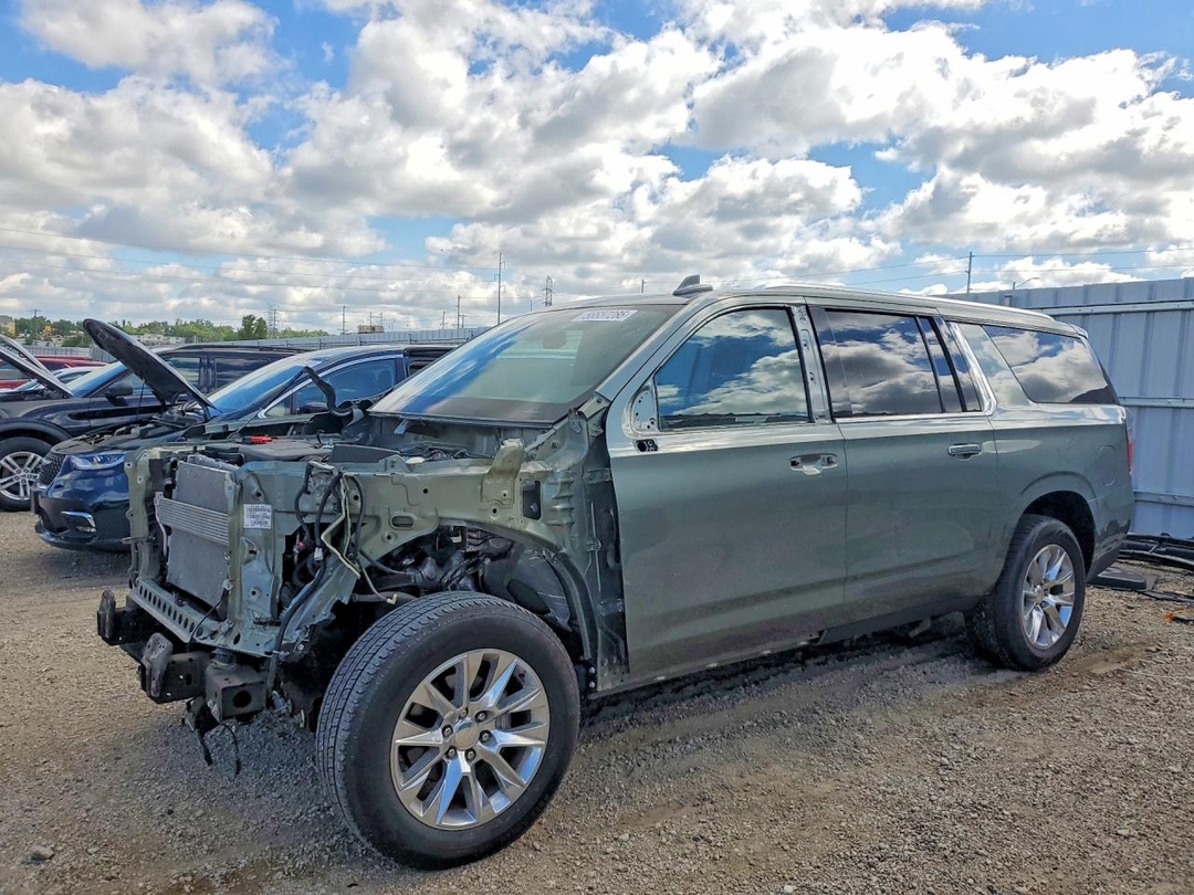 منظر 2023 CHEVROLET SUBURBAN C1500 PREMIER، زاوية 1