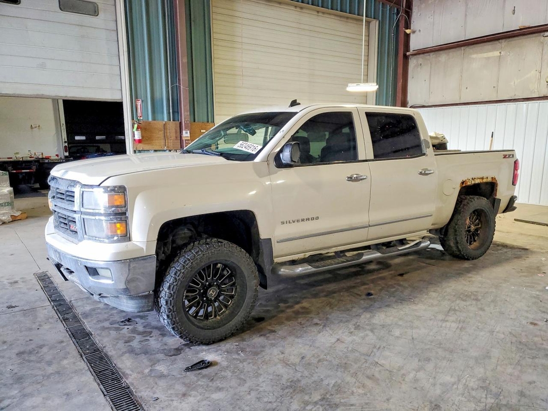 Vue de 2014 CHEVROLET SILVERADO K1500 LTZ, angle 1