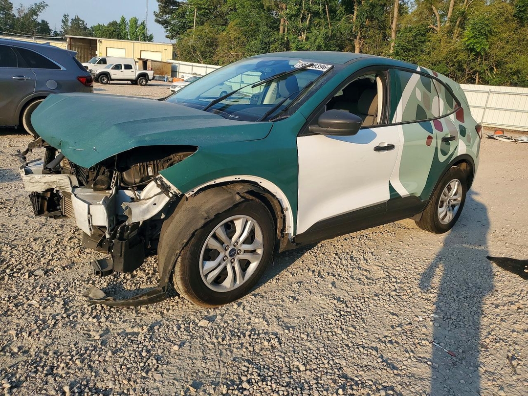 Vue de 2021 FORD ESCAPE 4D S, angle 1