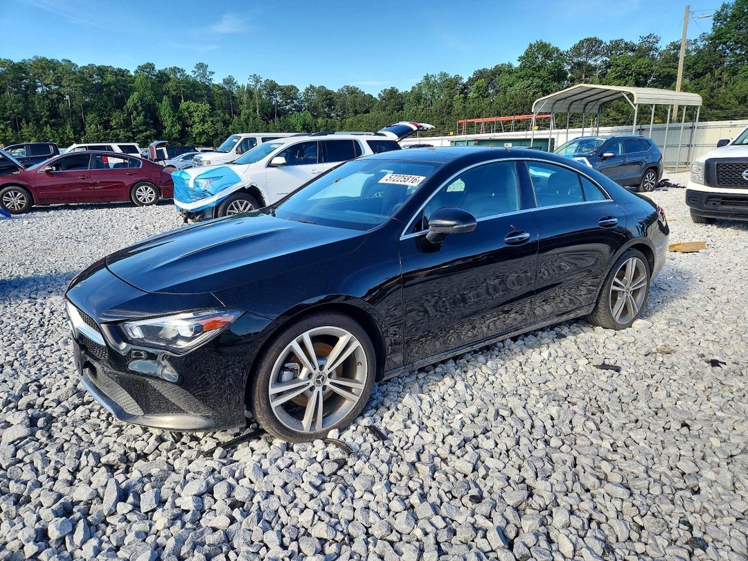 Вид 2022 MERCEDES-BENZ CLA 250, угол 1