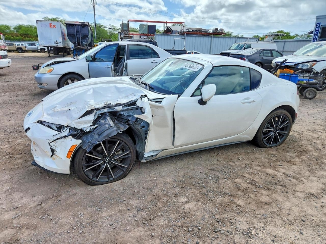Вид 2025 MAZDA MX-5 MIATA GRAND TOURING, угол 1