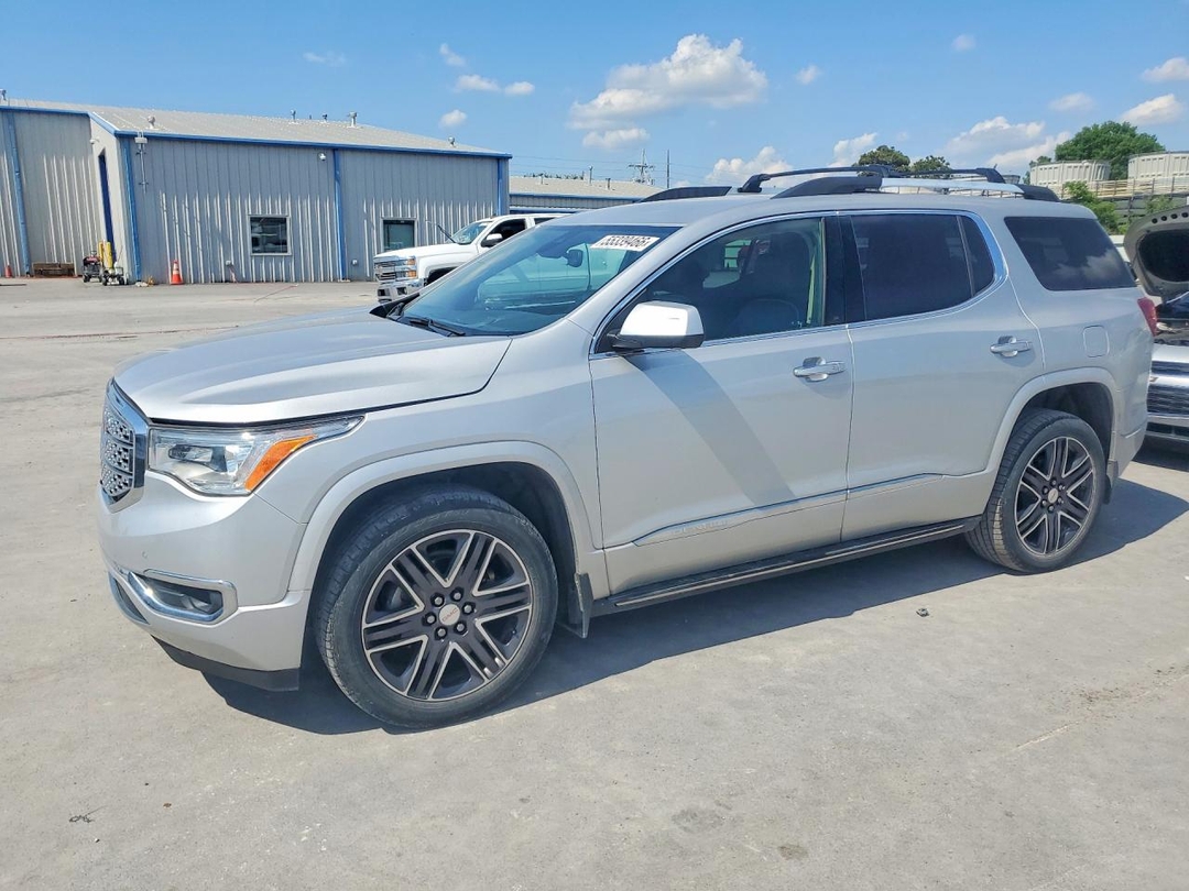 Vue de 2017 GMC ACADIA DENALI, angle 1