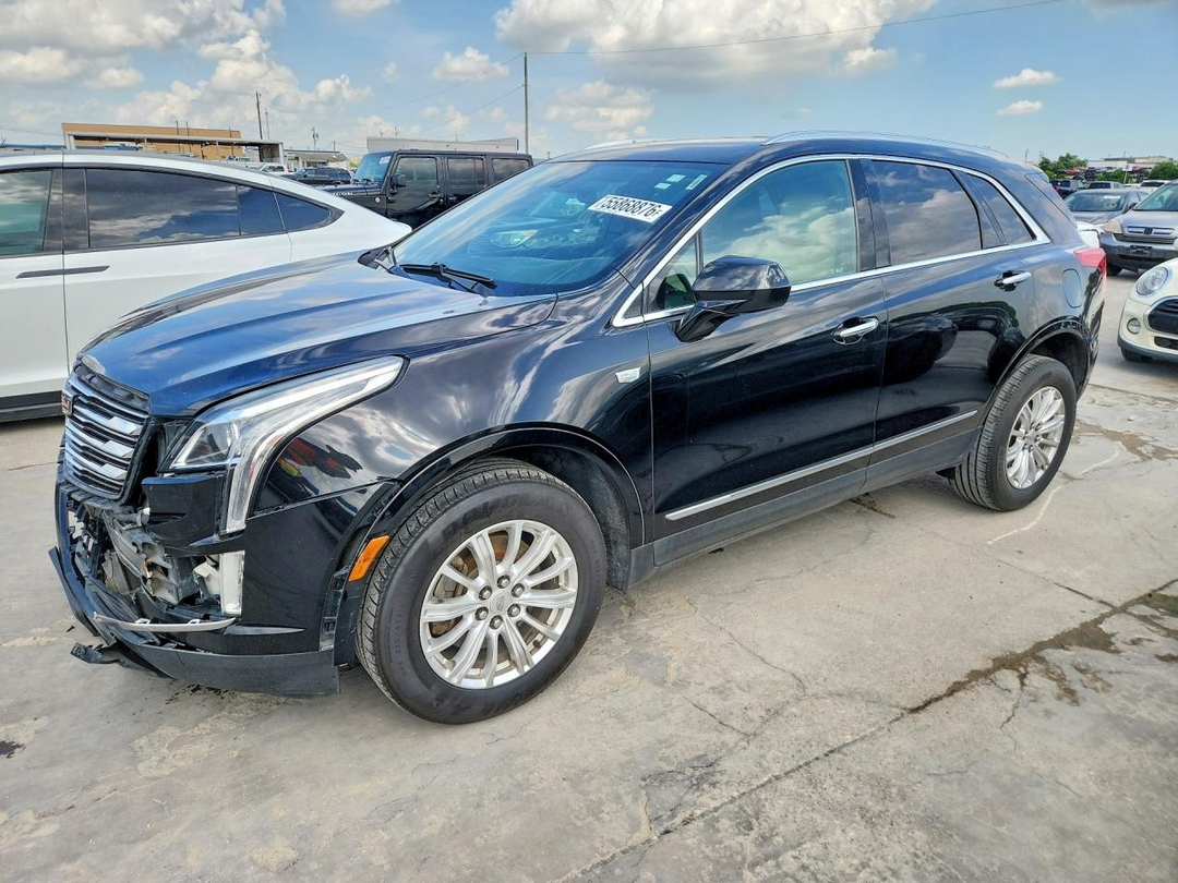 منظر 2017 CADILLAC XT5، زاوية 1