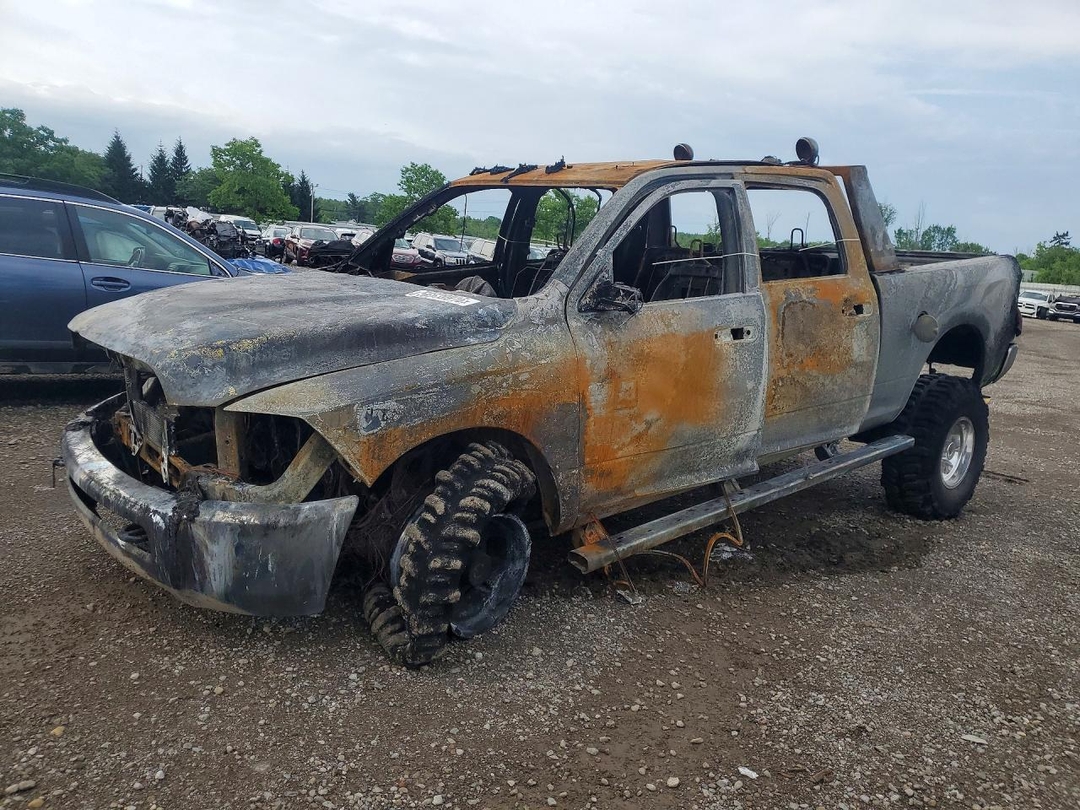 Вид 2017 RAM 2500 ST, угол 1