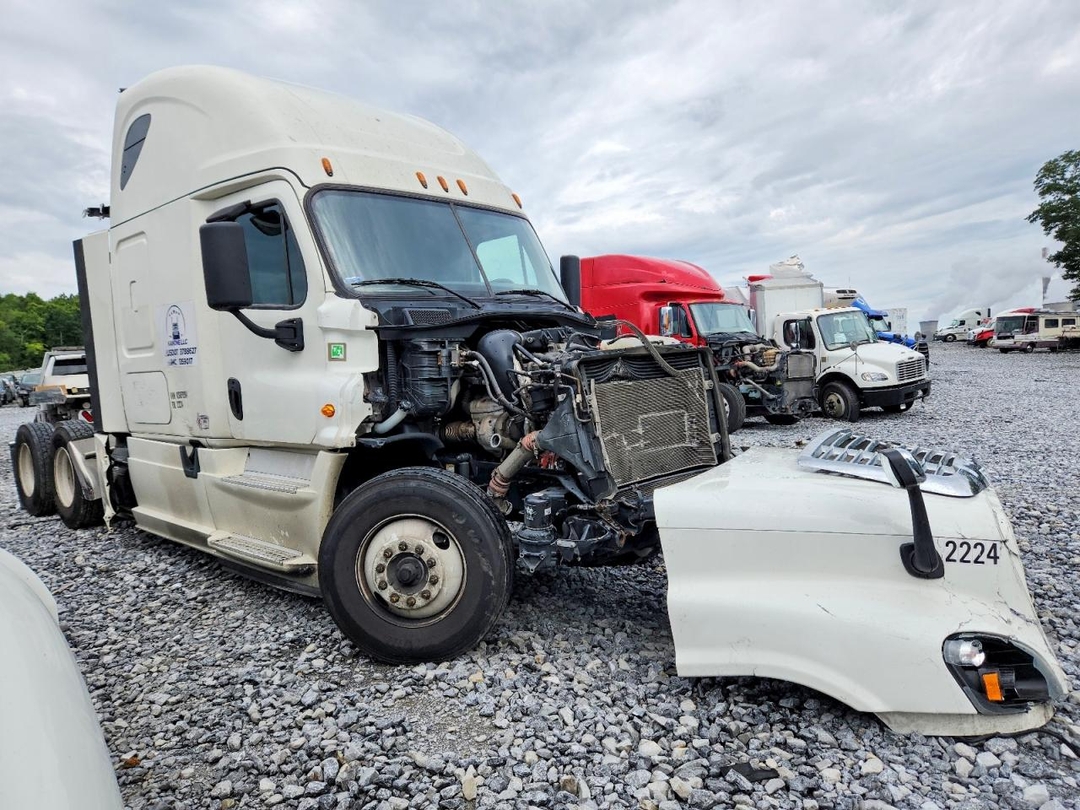 منظر 2019 FREIGHTLINER CASCADIA 125 SEMI TRUCK، زاوية 1