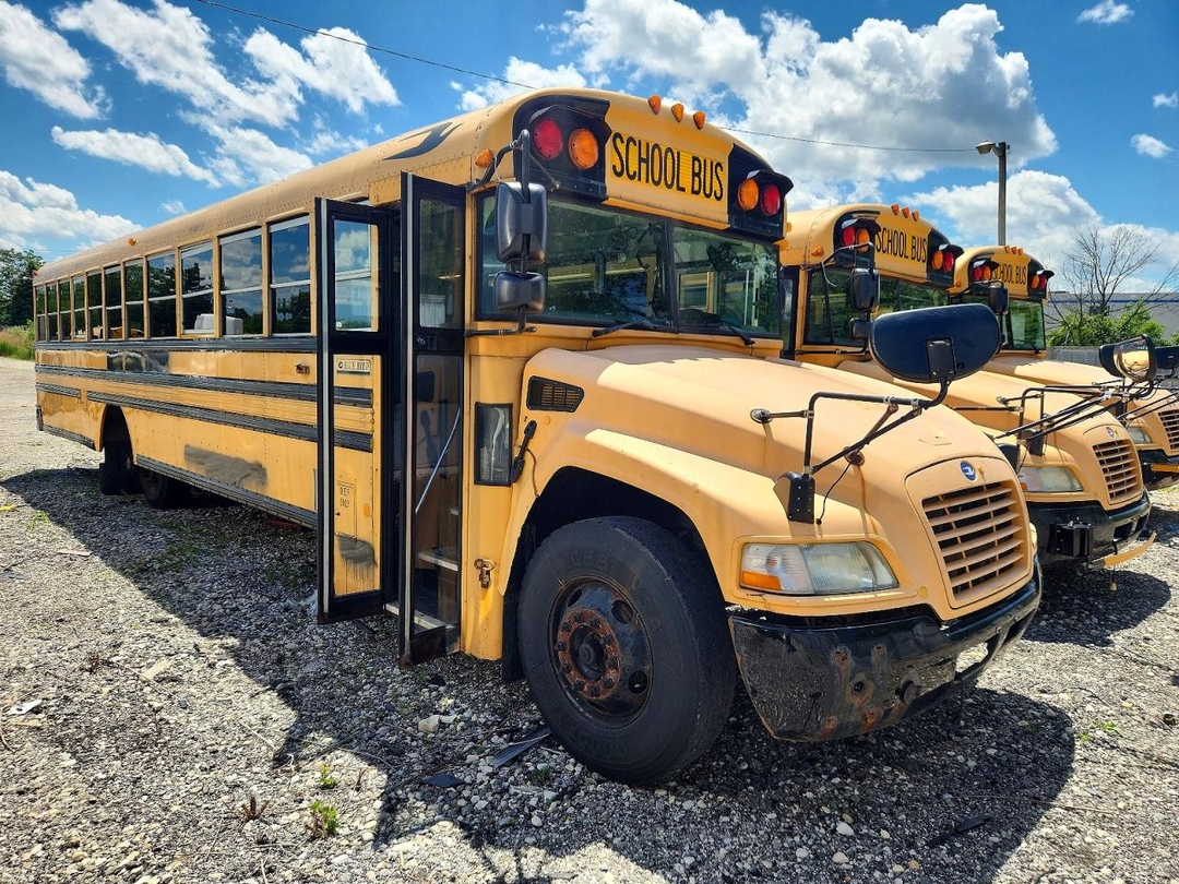 Вид 2012 BLUEBIRD VISION - SCHOOL BUS, угол 1