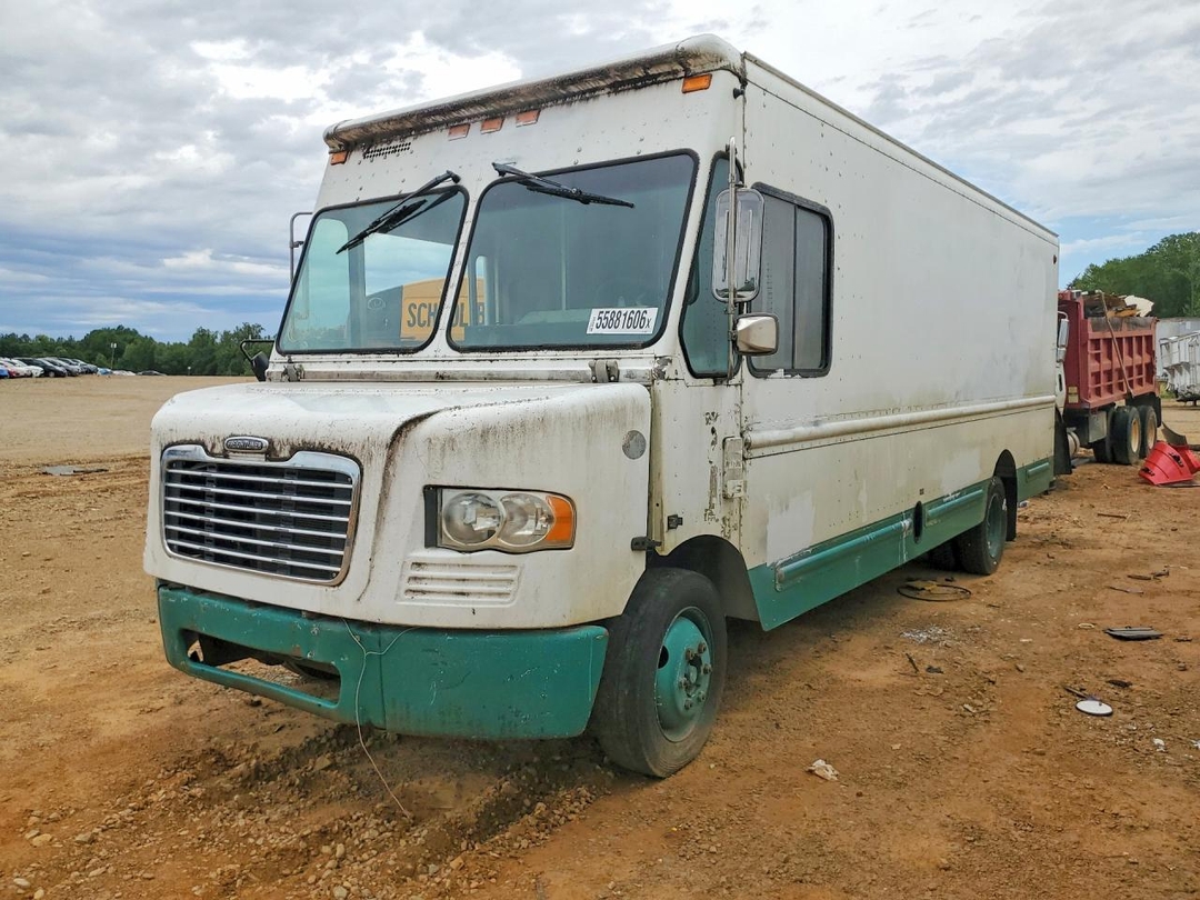 Vista de 2009 FREIGHTLINER MT45 CHASSIS DELIVERY TRUCK, ángulo 1