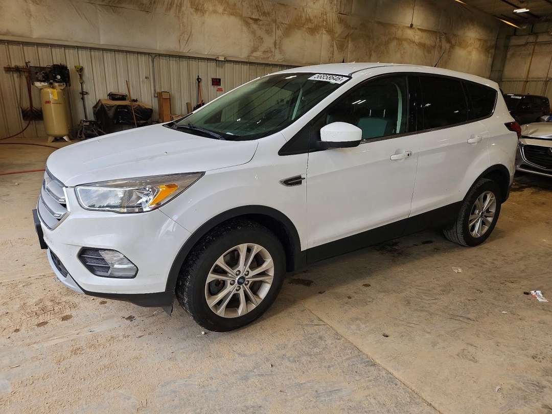 Vista de 2019 FORD ESCAPE SE, ángulo 1