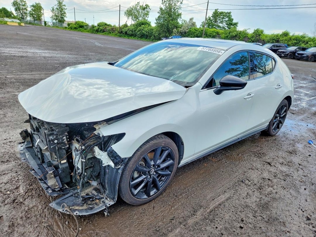 Вид 2024 MAZDA 3 PREMIUM, угол 1