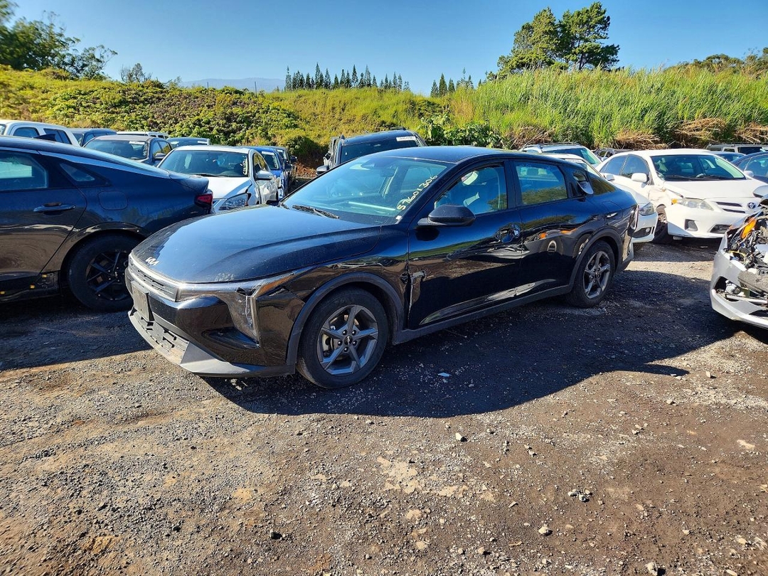 Vista de 2025 KIA K4 LXS, ángulo 1