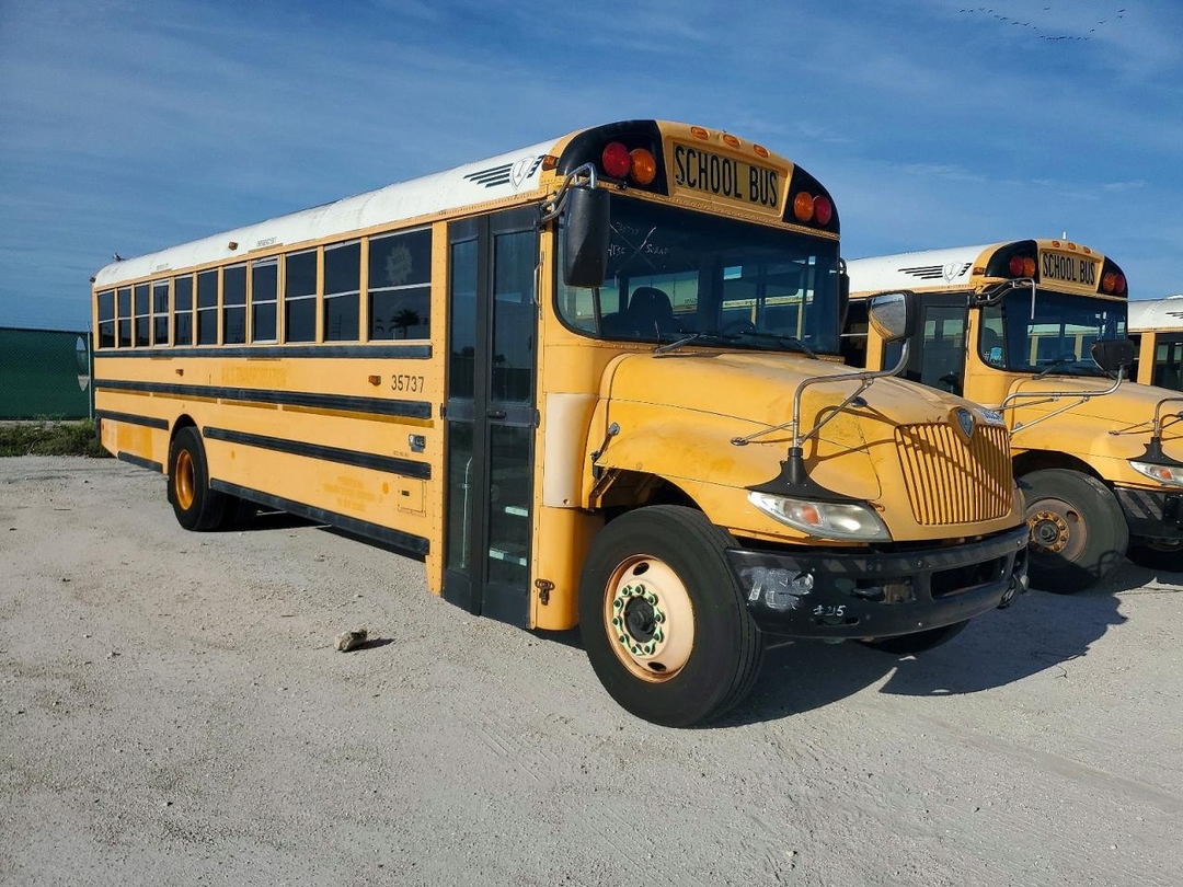 Vue de 2013 IC CORPORATION CE SERIES SCHOOL - SCHOOL BUS, angle 1