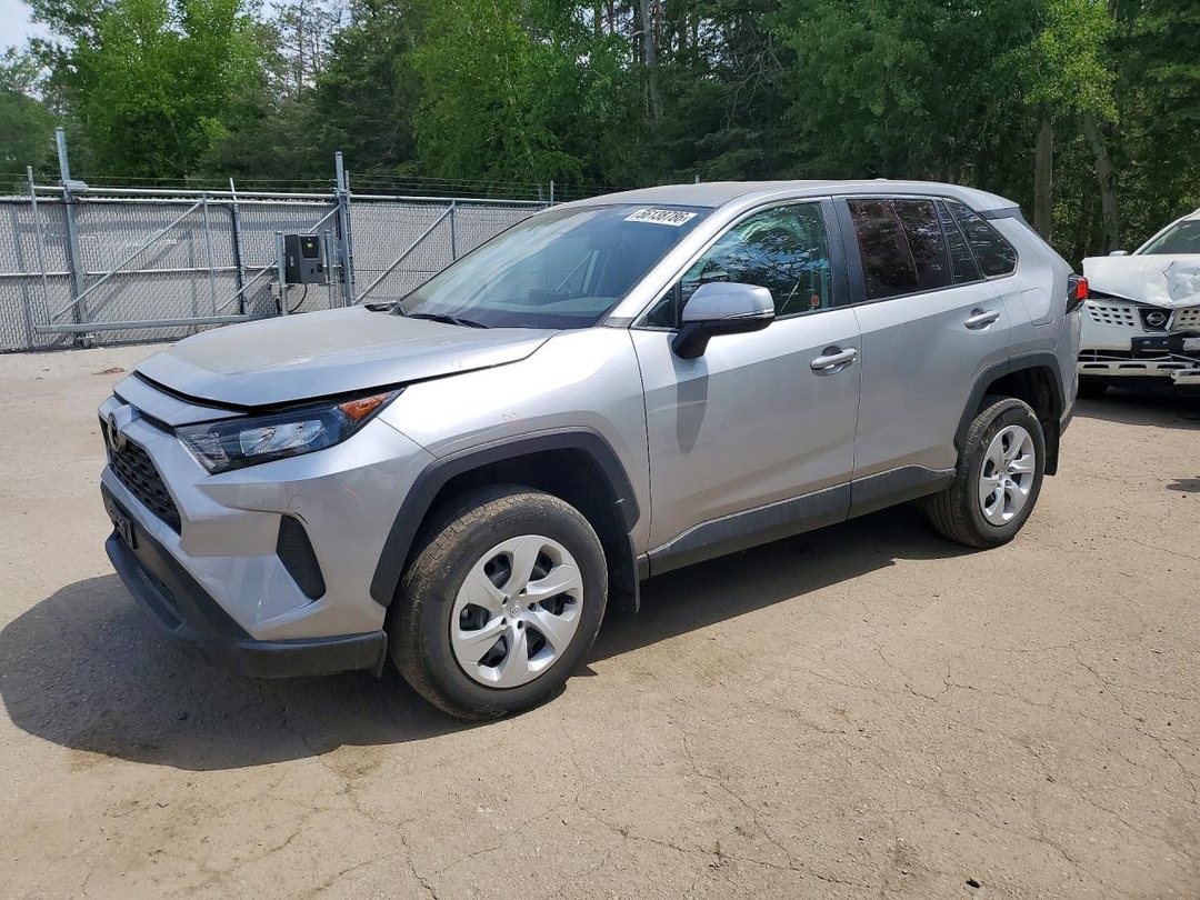 Vista de 2024 TOYOTA RAV4 LE, ángulo 1