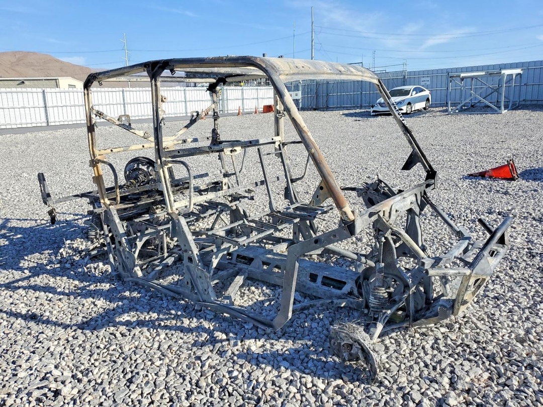 Vue de 2023 CAN-AM DEFENDER UTILITY VEHICLE, angle 1