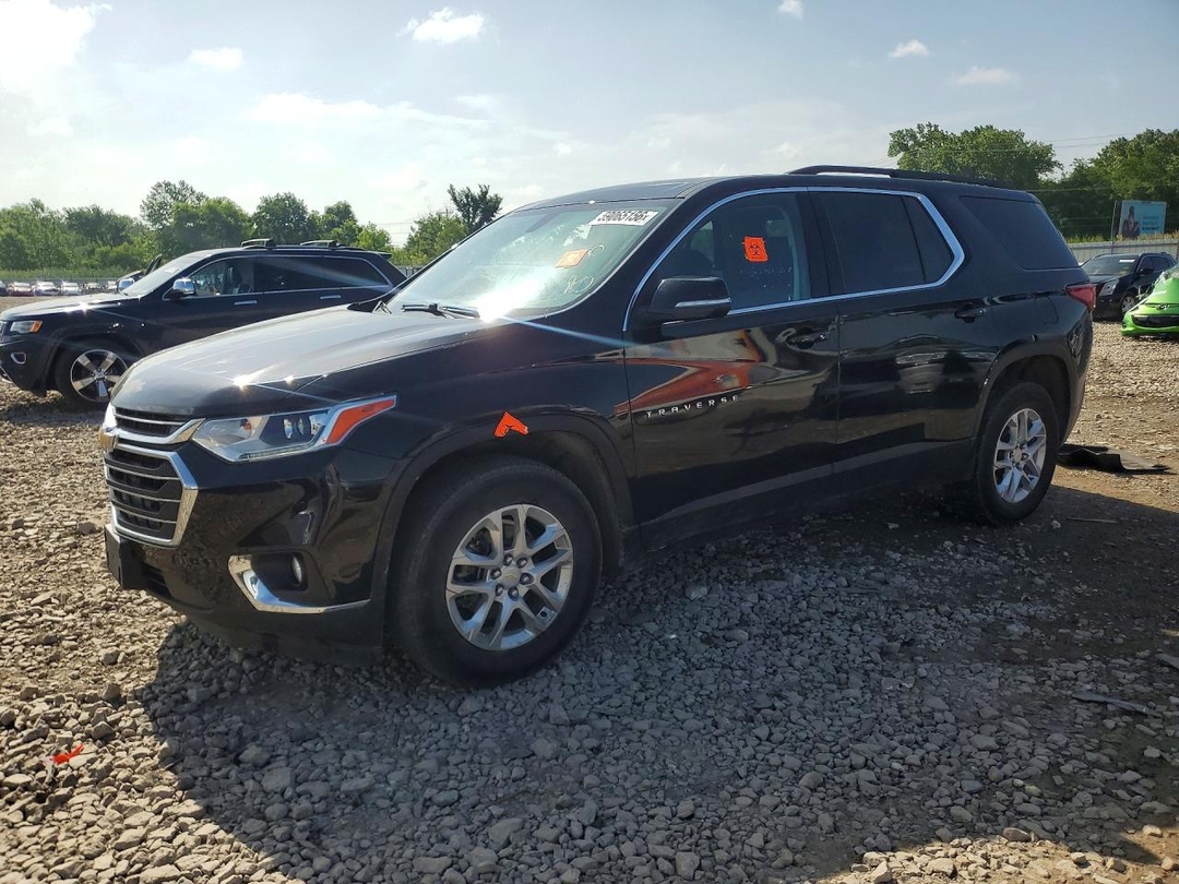 Вид 2021 CHEVROLET TRAVERSE LT, угол 1