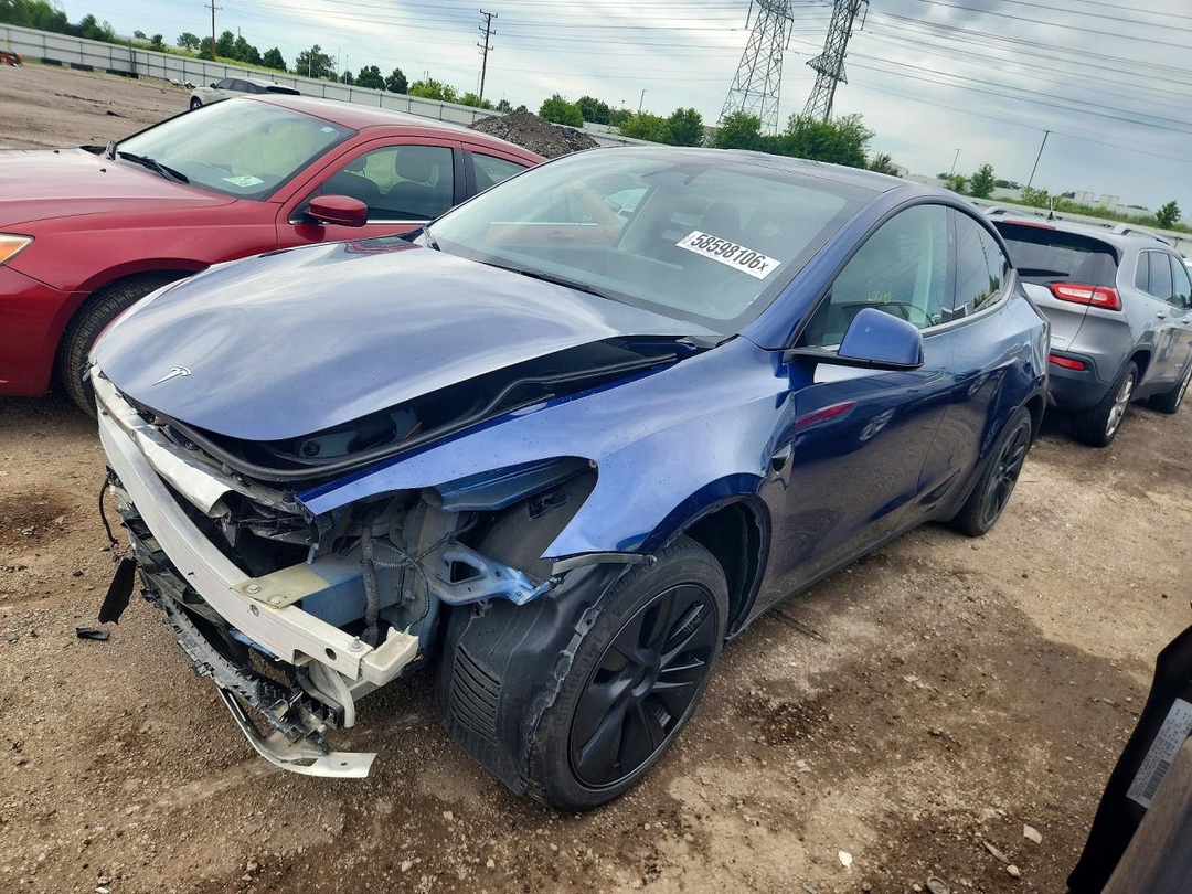 Vue de 2025 TESLA MODEL Y, angle 1
