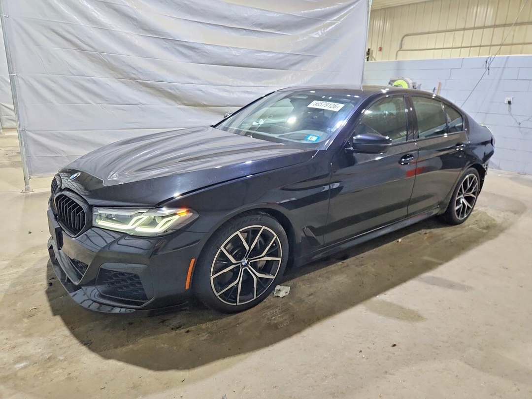 منظر 2021 BMW 540 XI، زاوية 1