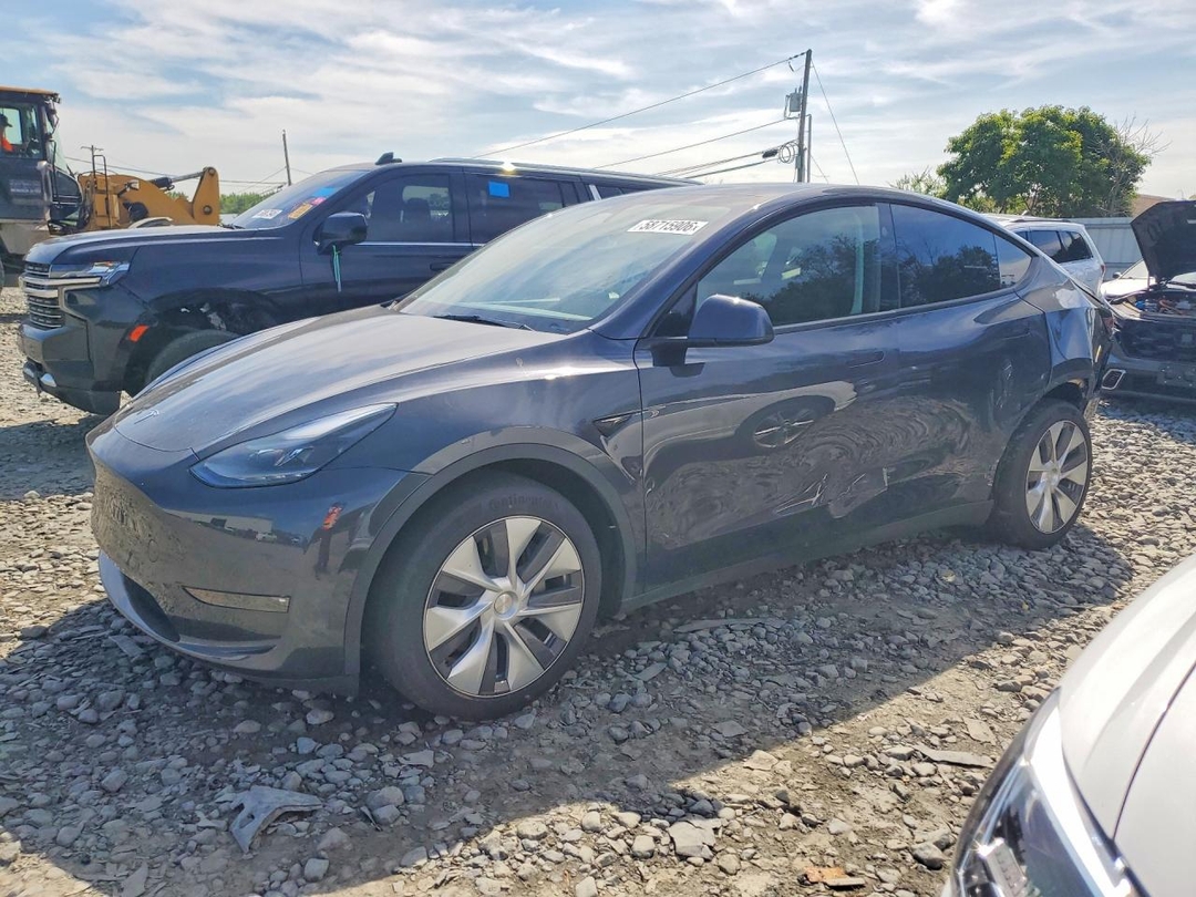 Вид 2024 TESLA MODEL Y, угол 1