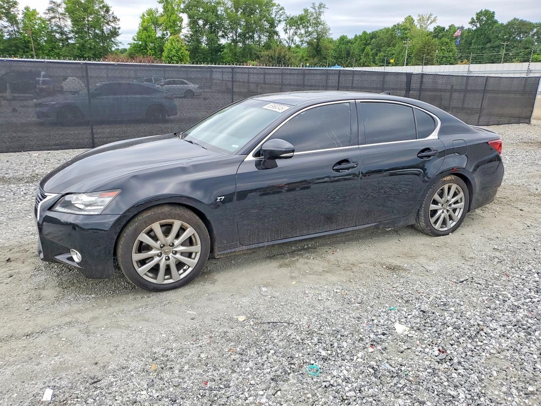 Vue de 2015 LEXUS GS 350, angle 1