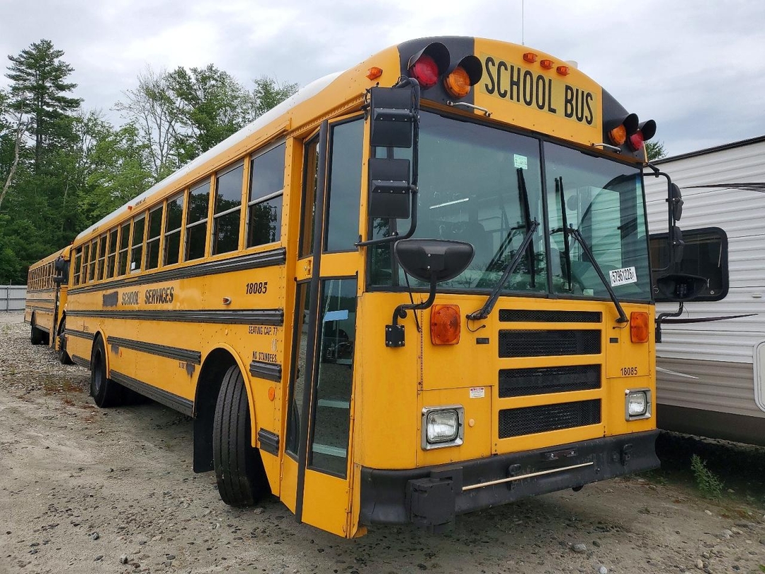 منظر 2010 THOMAS SAF-T-LINER C2 - SCHOOL BUS، زاوية 1