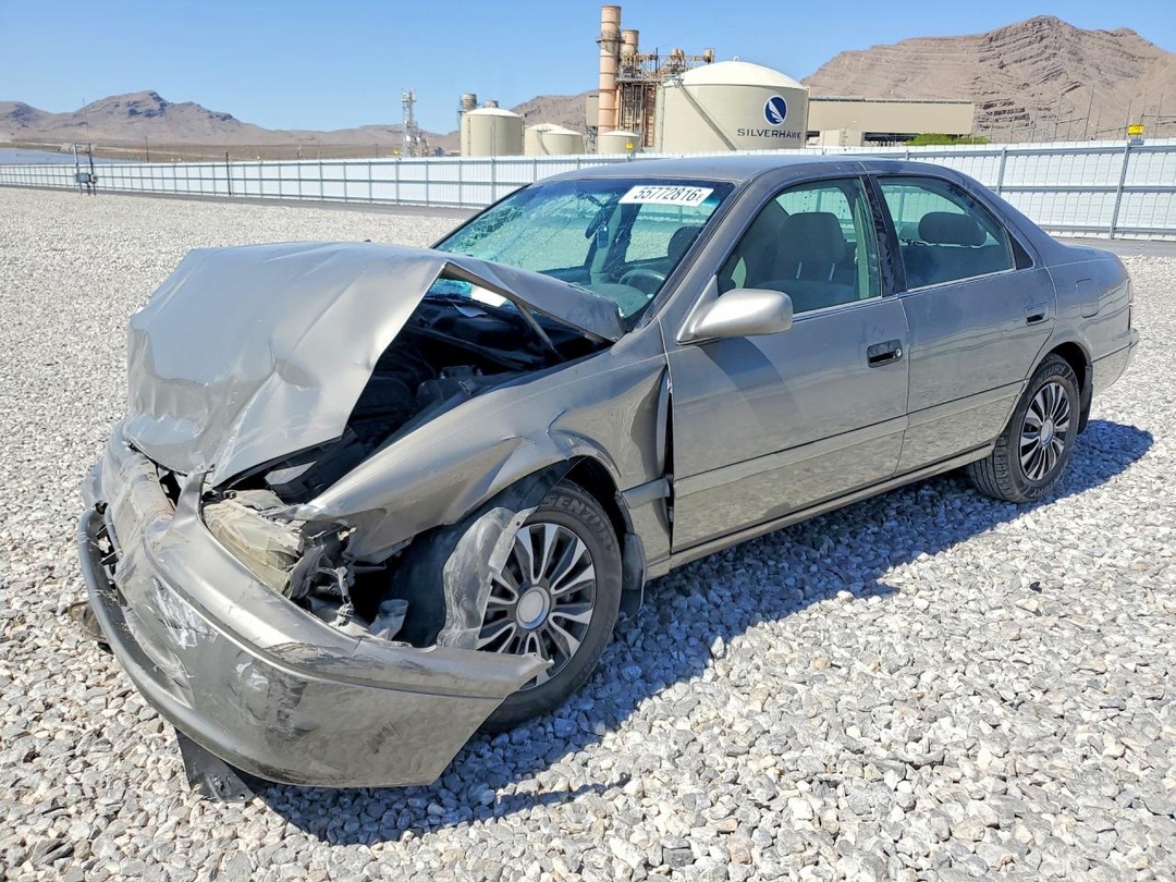 Vista de 2000 TOYOTA CAMRY LE, ángulo 1