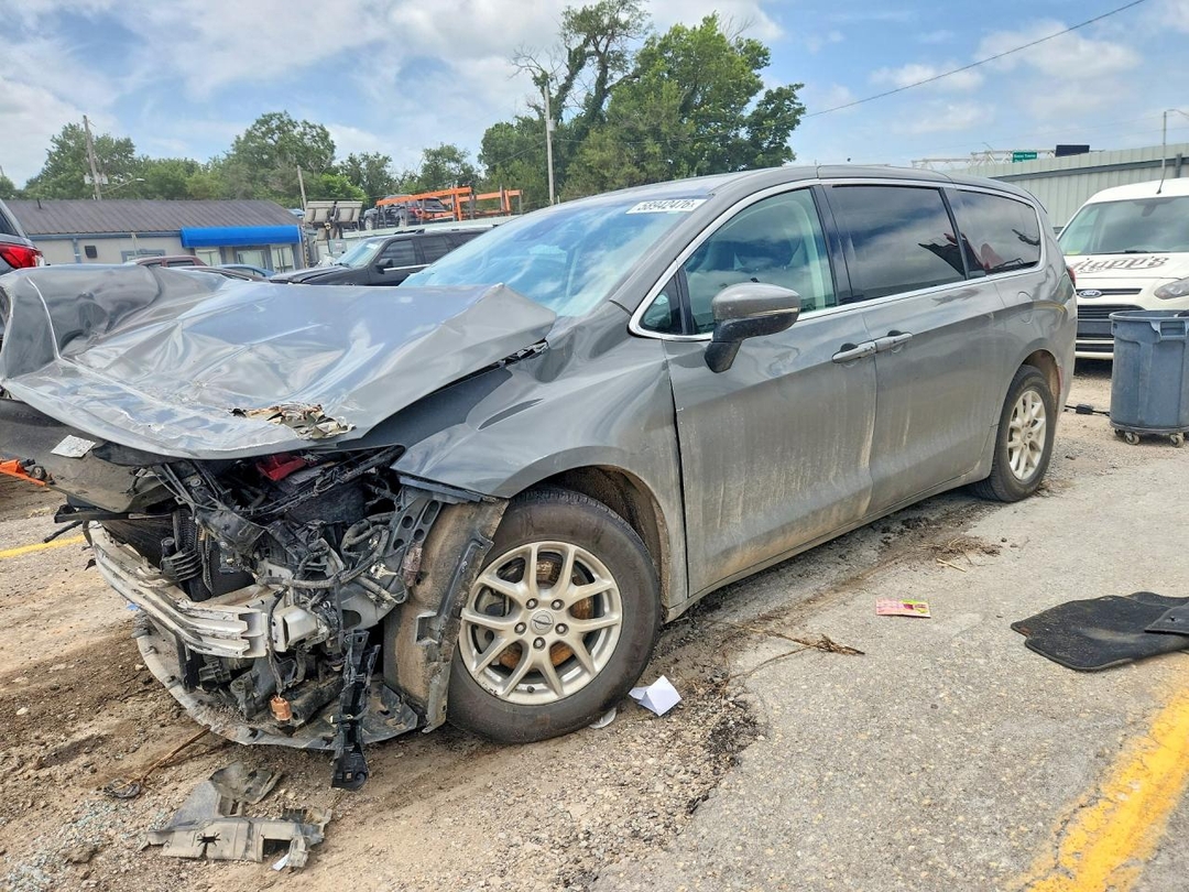 Vue de 2023 CHRYSLER PACIFICA TOURING L, angle 1