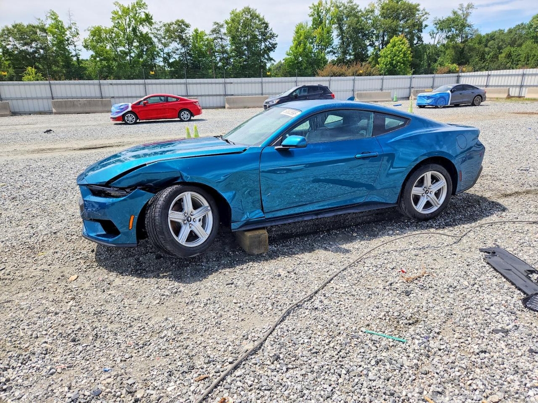 Вид 2026 FORD MUSTANG, угол 1