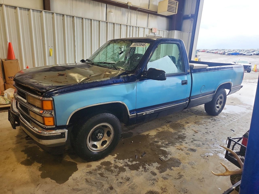 Vue de 1994 CHEVROLET GMT-400 C1500, angle 1