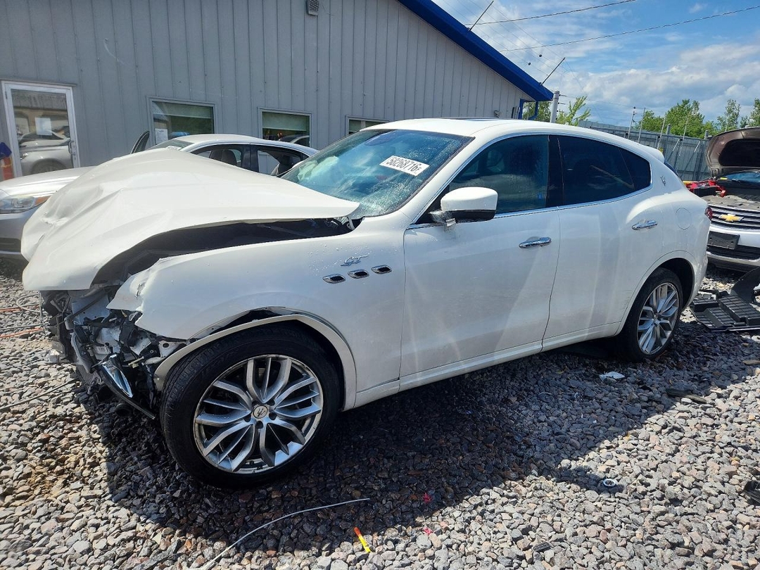 Vista de 2022 MASERATI LEVANTE BASE, ángulo 1