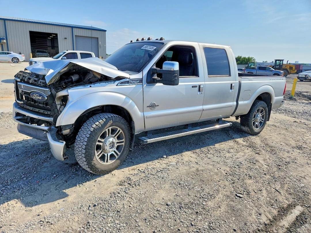 Vue de 2013 FORD F250 SUPER DUTY, angle 1