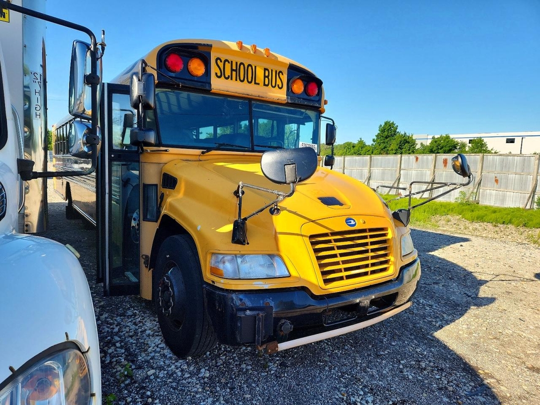 Vue de 2012 BLUEBIRD VISION - SCHOOL BUS, angle 1