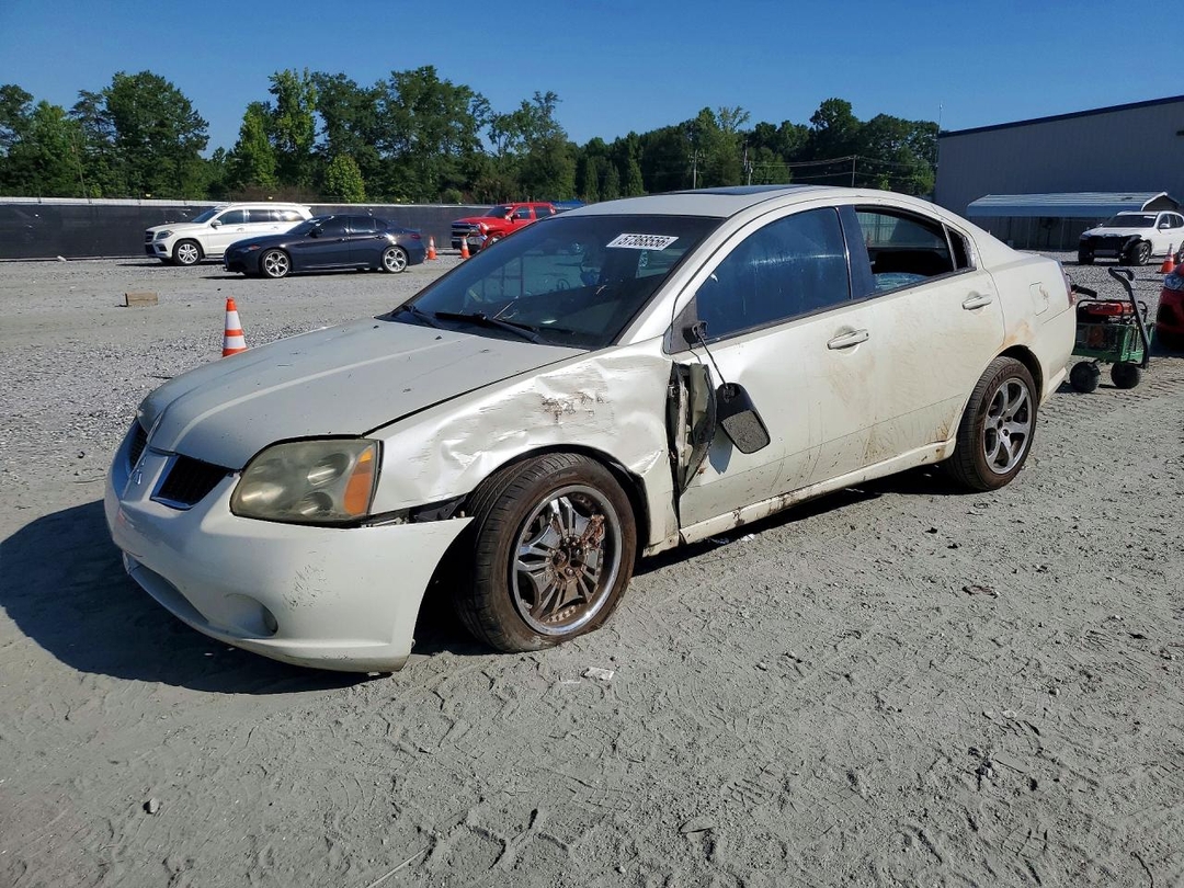 Vue de 2006 MITSUBISHI GALANT ES MEDIUM, angle 1