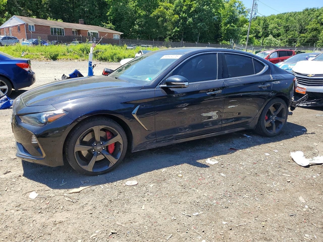 Vue de 2021 GENESIS G70 3.3T, angle 1