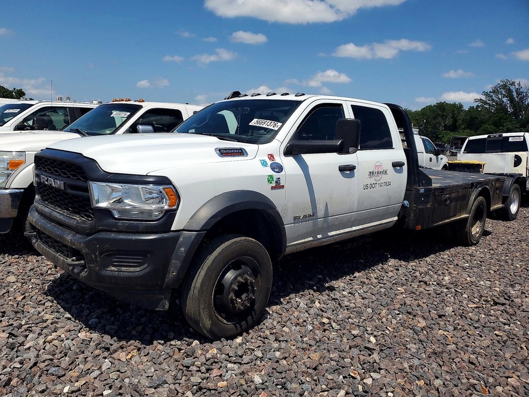 Вид 2022 RAM 5500, угол 1