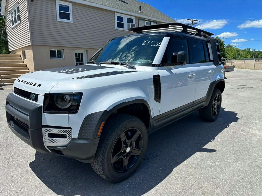 Vista de 2022 LAND ROVER DEFENDER 110 SE, ángulo 1