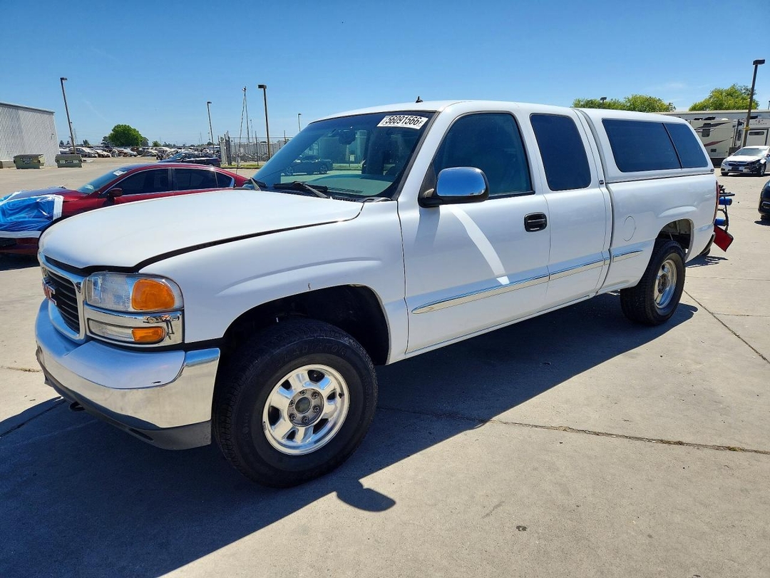 منظر 2001 GMC NEW SIERRA، زاوية 1