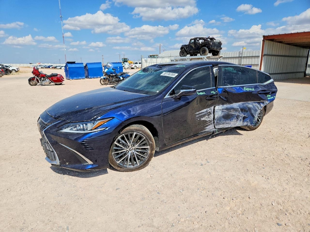 Vue de 2025 LEXUS ES 300H BASE, angle 1