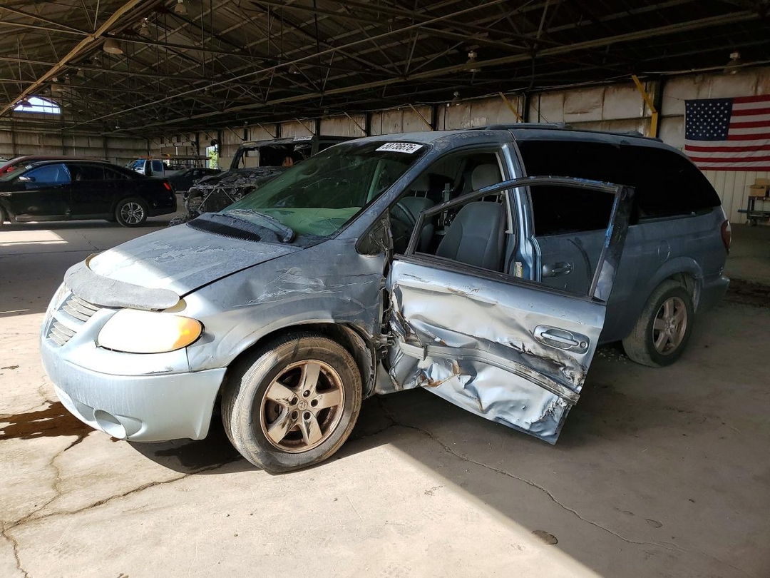 منظر 2005 DODGE GRAND CARAVAN SXT، زاوية 1