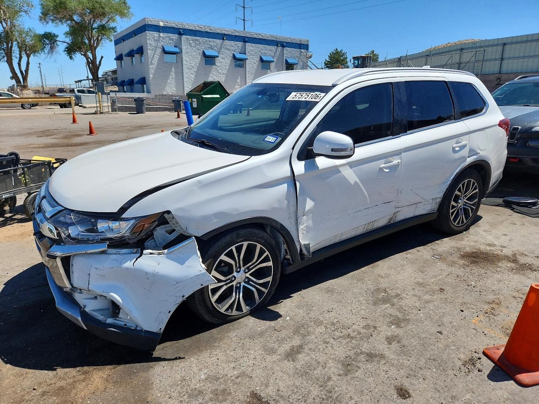 منظر 2018 MITSUBISHI OUTLANDER SE، زاوية 1