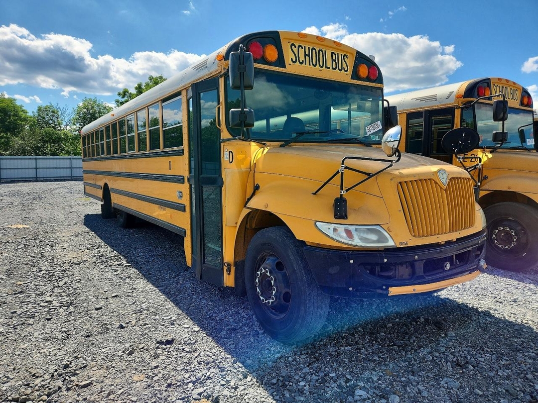 منظر 2013 IC CORPORATION CE SERIES SCHOOL - SCHOOL BUS، زاوية 1