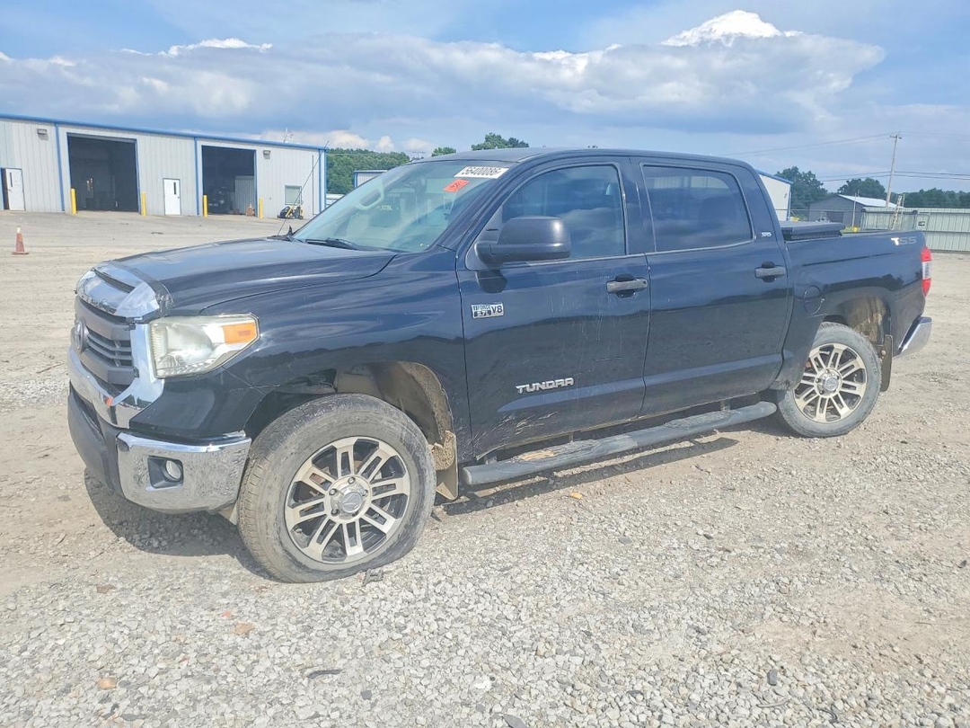 منظر 2014 TOYOTA TUNDRA CREWMAX SR5، زاوية 1