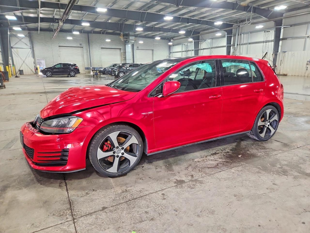 Vue de 2015 VOLKSWAGEN GTI, angle 1