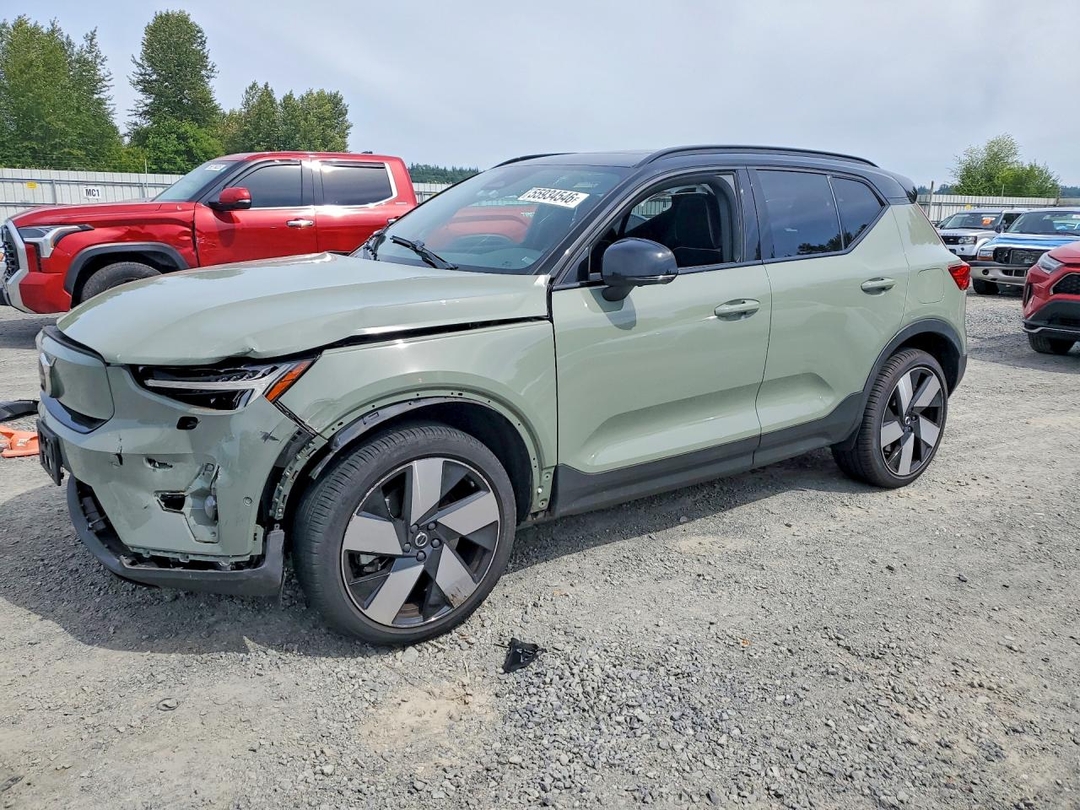 Vue de 2023 VOLVO XC40 RECHARGE ULTIMATE, angle 1